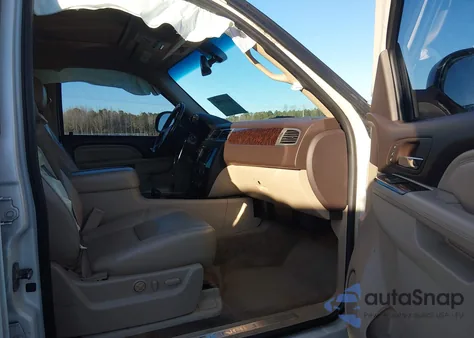 2011 GMC Yukon Xl 1500 Denali z USA, uszkodzony, nr VIN 1GKS2MEF8BR206693